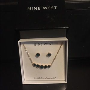 Emerald & Gold Necklace & Earrings Set Nine West